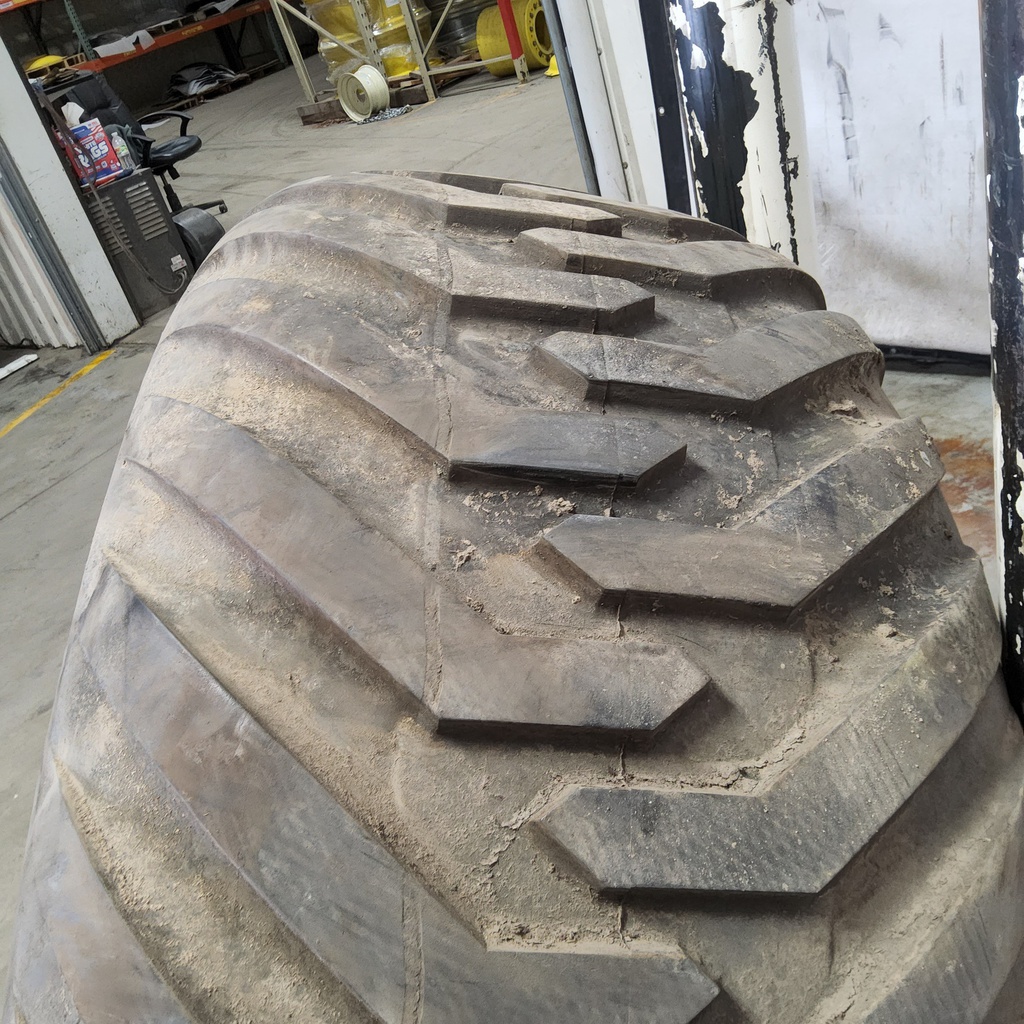 USED 550/60-22.5 Trelleborg Twin 404 HF-3/I-3 F (12 Ply), 90% for